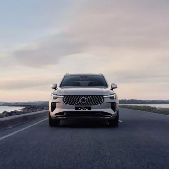 NEW XC90 Mobile 1080x1080-06