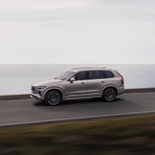 NEW XC90 Mobile 1080x1080-07
