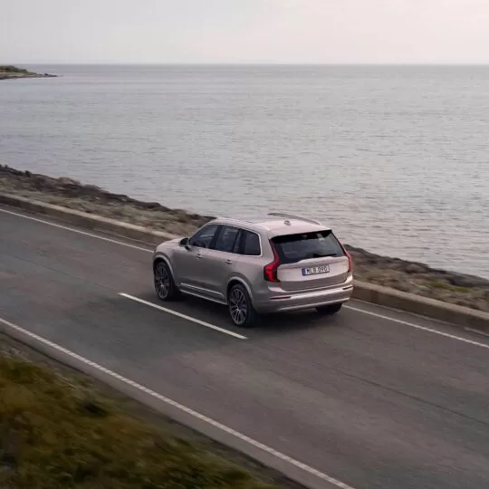 NEW XC90 Mobile 1080x1080-08