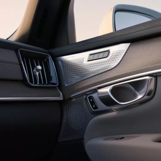 NEW XC90 Mobile 1080x1080-13